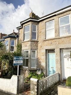 12 Castle Road, Penzance, TR18 2AX