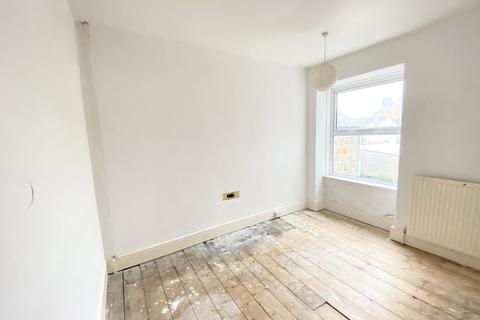 12 Castle Road, Penzance, TR18 2AX