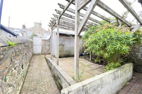 12 Castle Road, Penzance, TR18 2AX