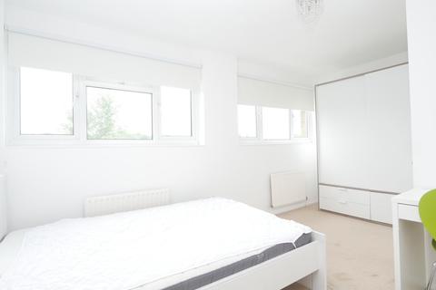 60 Austen Paths, Stevenage, SG2 0NR