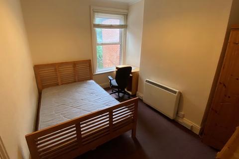 6 bedroom terraced house to rent, Shakespeare Avenue, Southampton