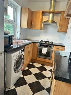 2 bedroom apartment to rent, Valentines Road, Ilford