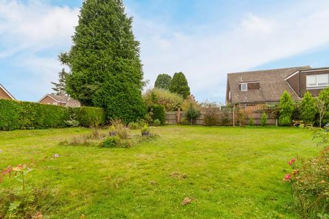 19 Marks Road, Warlingham, CR6 9SH