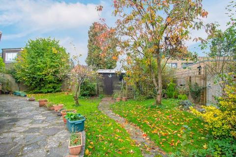 19 Marks Road, Warlingham, CR6 9SH