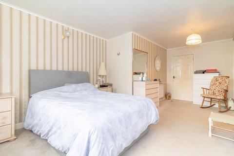 19 Marks Road, Warlingham, CR6 9SH