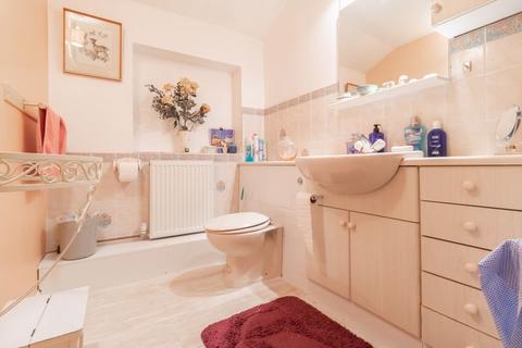19 Marks Road, Warlingham, CR6 9SH