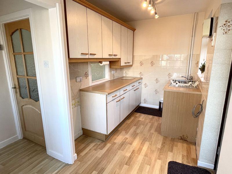 Augustus Drive, Alcester 2 bed detached bungalow £320,000