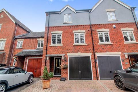 25 Harrington Walk, Lichfield, WS13 7UY