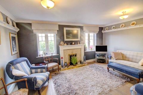 25 Harrington Walk, Lichfield, WS13 7UY