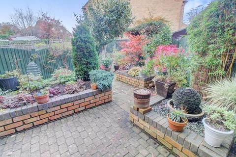 25 Harrington Walk, Lichfield, WS13 7UY