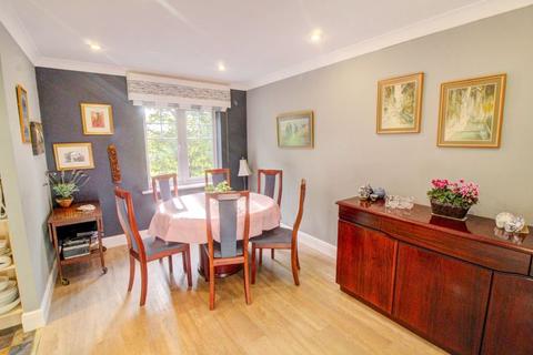 25 Harrington Walk, Lichfield, WS13 7UY