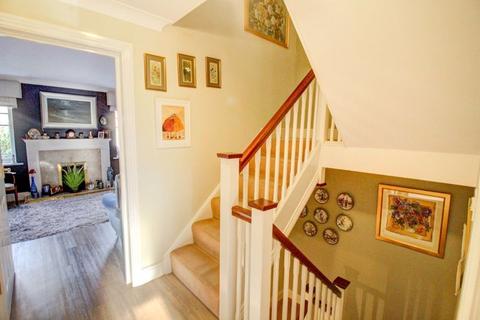 25 Harrington Walk, Lichfield, WS13 7UY