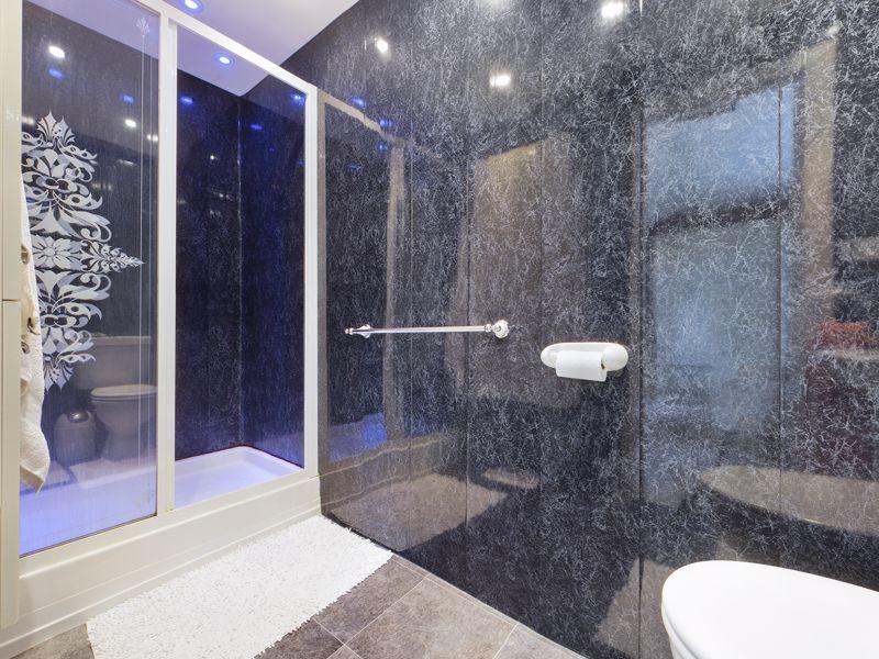 Bedroom 1 ensuite