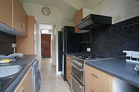 28 Salisbury Road, Chingford, London, E4 6TA