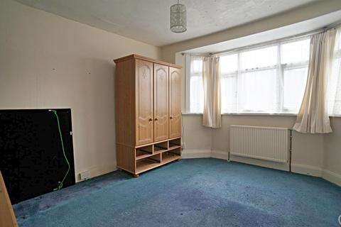 28 Salisbury Road, Chingford, London, E4 6TA