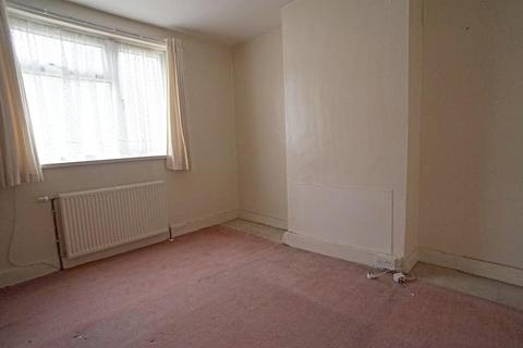 28 Salisbury Road, Chingford, London, E4 6TA