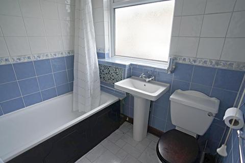 28 Salisbury Road, Chingford, London, E4 6TA