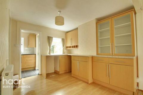 2 bedroom terraced house to rent, School Hall Lane, Bury St. Edmunds