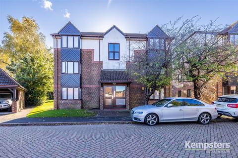 1 Talus Close, Purfleet-on-thames, RM19 1SF