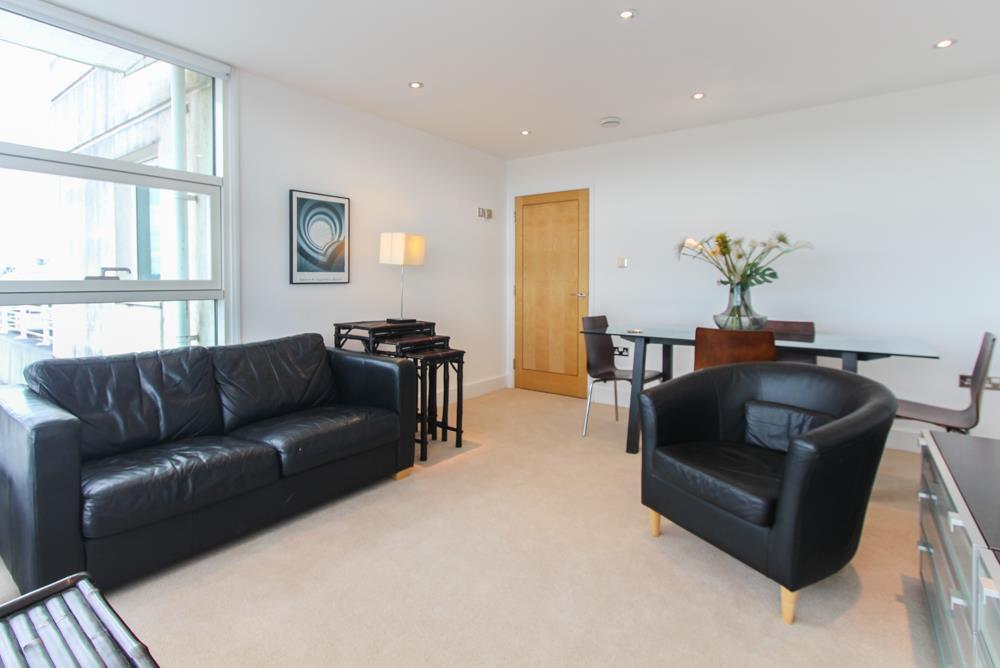 Sovereign Quay, Cardiff Bay 2 bed apartment £1,300 pcm (£300 pw)
