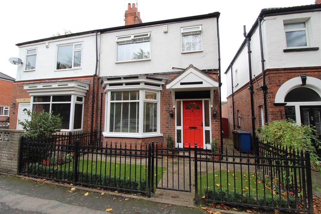 Swanland Road, Hessle 3 bed semidetached house £235,000