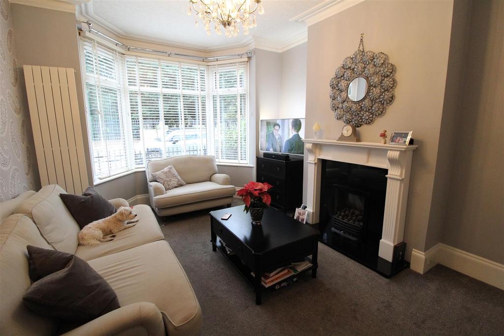 Swanland Road, Hessle 3 bed semidetached house £235,000