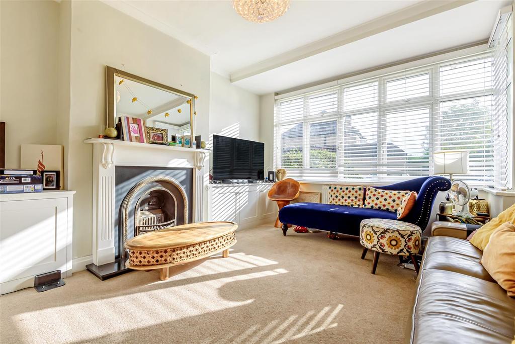 Farm Way, Worcester Park 5 bed semidetached house £761,000