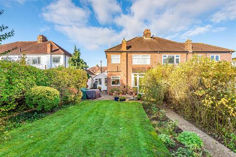 26 The Mount, Worcester Park, KT4 8UD
