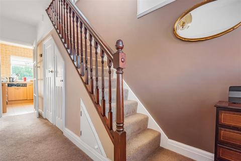 26 The Mount, Worcester Park, KT4 8UD