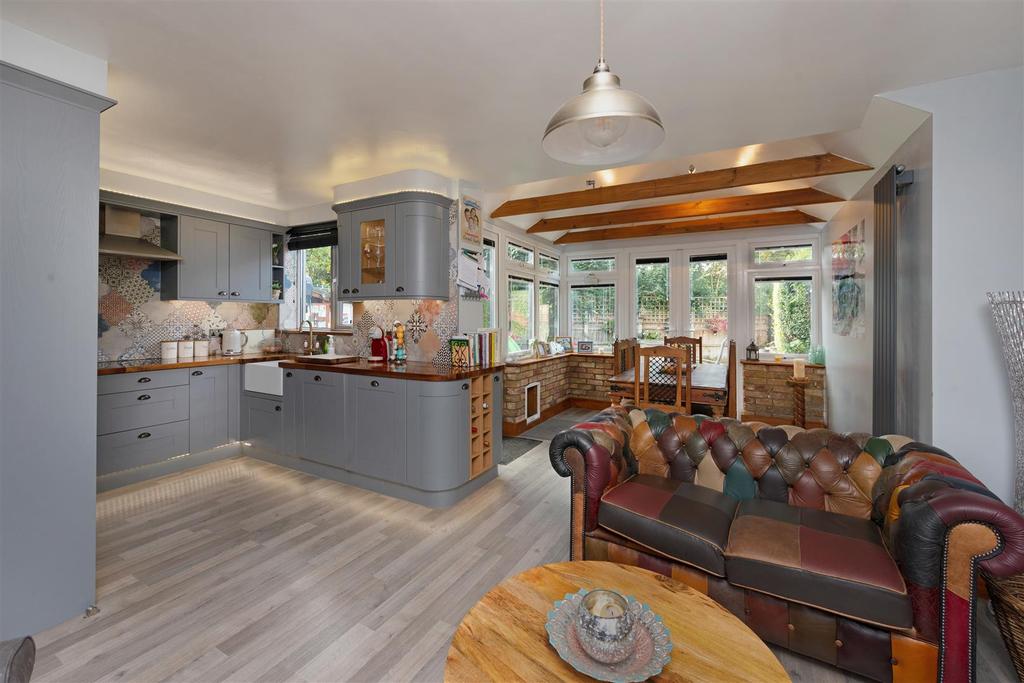Old Bridge Road, Whitstable 4 bed semidetached house £675,000