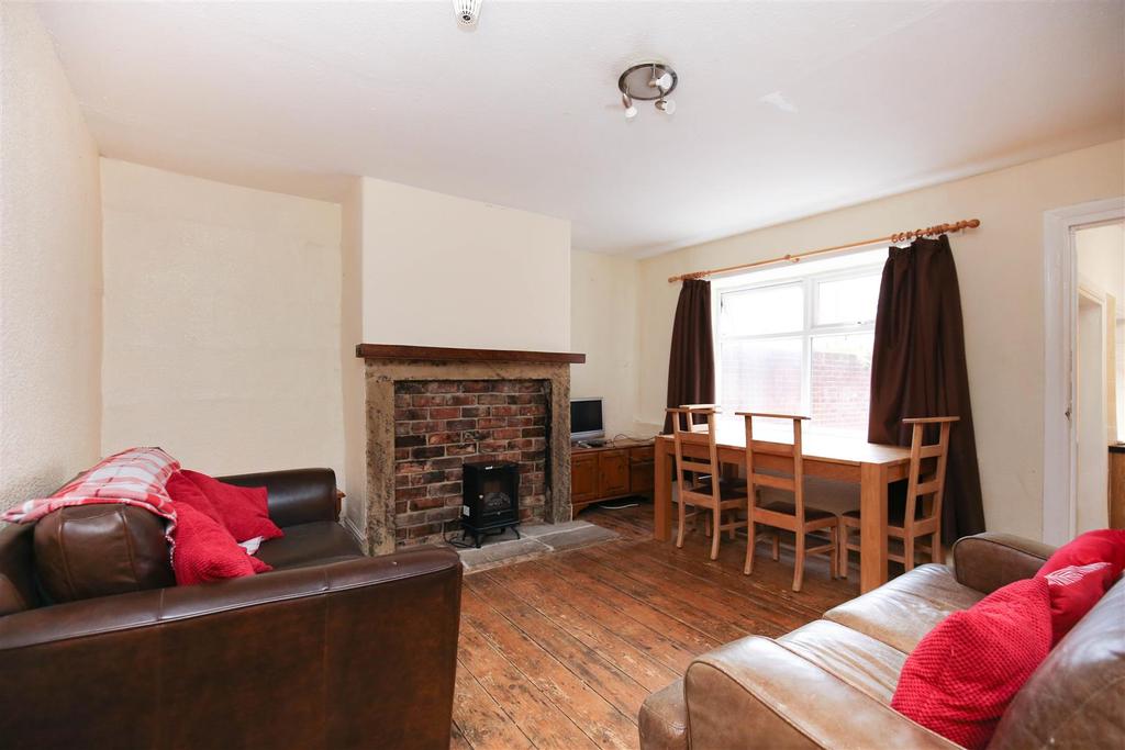 (£75pppw) Warwick Street, Heaton... 4 bed terraced house £1,300 pcm