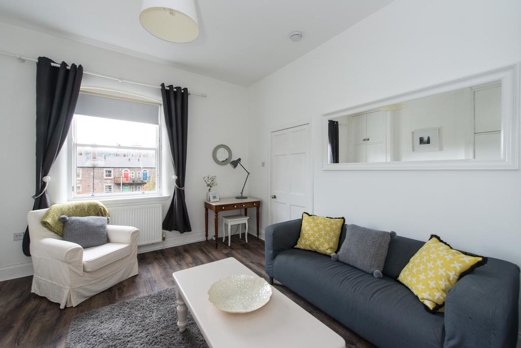 Rosemount Buildings, Edinburgh EH3 1 bed flat £220,000