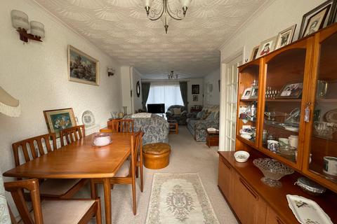 11 Elm Grove, Caerphilly, CF83 3BE
