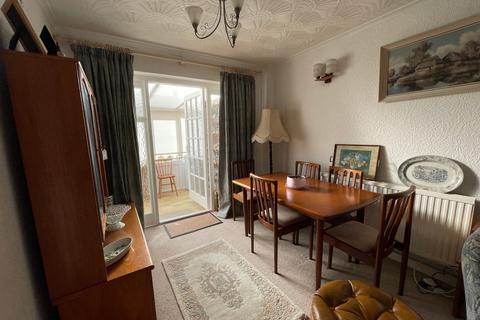 11 Elm Grove, Caerphilly, CF83 3BE