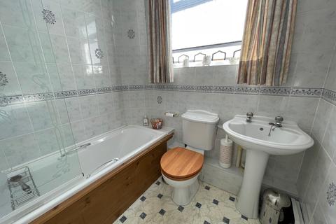 11 Elm Grove, Caerphilly, CF83 3BE