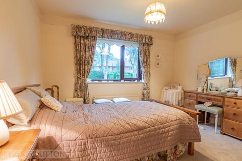 22 Glengarth, Uppermill, Oldham, OL3 6HU