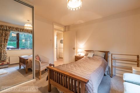 22 Glengarth, Uppermill, Oldham, OL3 6HU