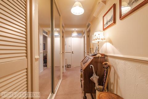 22 Glengarth, Uppermill, Oldham, OL3 6HU