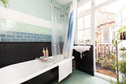 139 Northwold Road, London, E5 8RL