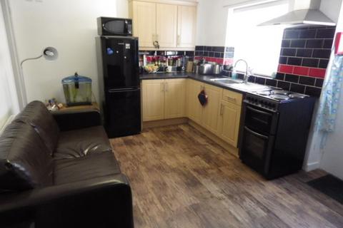 3 bedroom terraced house to rent, Sackville Road, Bangor, Gwynedd, LL57