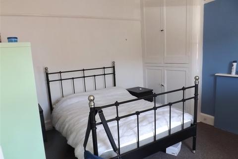 5 bedroom semi-detached house to rent, Farrar Road., Bangor, Gwynedd, LL57