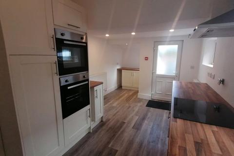 5 bedroom terraced house to rent, Farrar Road, Bangor, Gwynedd, LL57