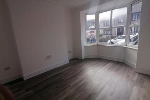 5 bedroom terraced house to rent, Farrar Road, Bangor, Gwynedd, LL57