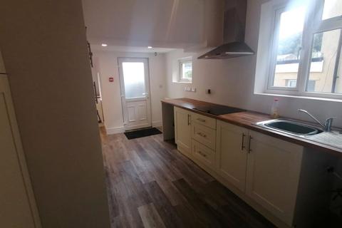 5 bedroom terraced house to rent, Farrar Road, Bangor, Gwynedd, LL57