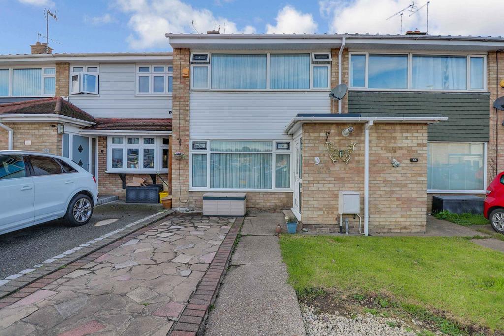 Drake Close, Benfleet, SS7 3 bed terraced house £325,000