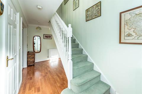 3 Harlech Fold, Sheffield, S10 4NS