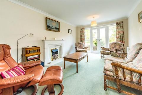 3 Harlech Fold, Sheffield, S10 4NS