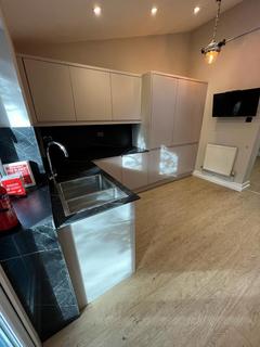 8 bedroom semi-detached house to rent, Brocklebank Road, Fallowfield, Manchester, M14 6EL