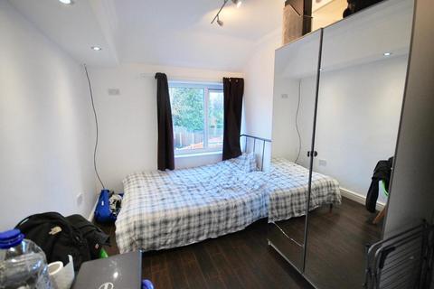 5 bedroom semi-detached house to rent, Parrs Wood Rd, Fallowfield, Manchester, M20 4WJ