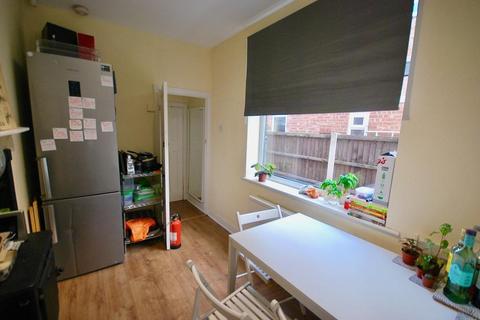 4 bedroom semi-detached house to rent, Lees hall Crescent, Fallowfield, Manchester, M14 6YA